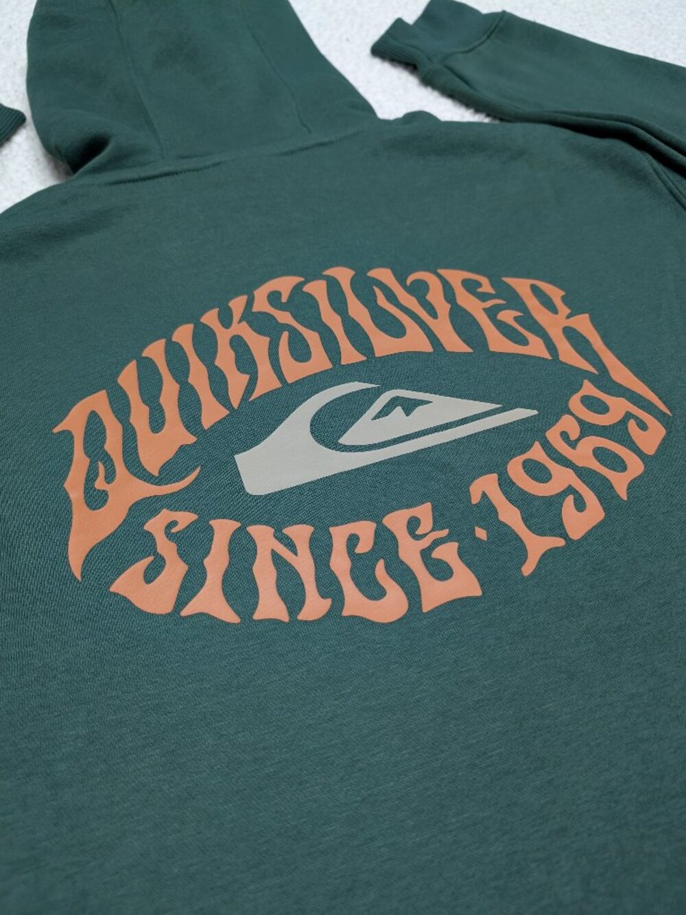 Quiksilver Graphic Hoodie NWT Men’s Large